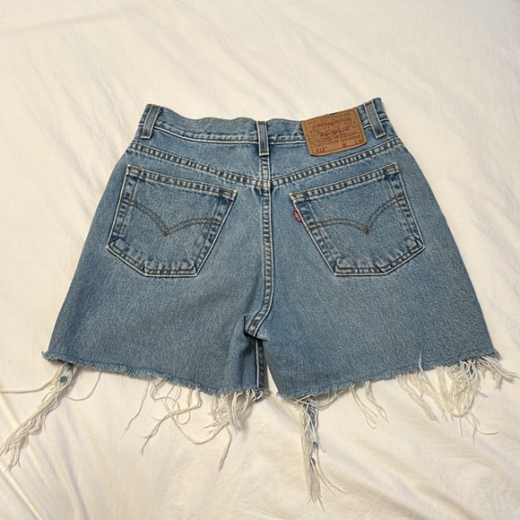 Levi’s vintage Jean shorts - Picture 2 of 4